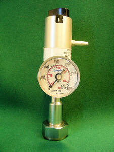 Regulator with CGA 330 Inlet (Refillable Cylinder)