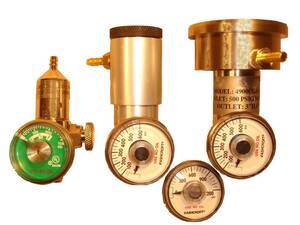 Savannah Specialty Adjustable Flow Regulator (0.3 to 8.0 LPMF) For 17/34 Liter Cylinder
